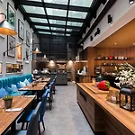 Indigo - Old Town By Ihg Hotell Kraków