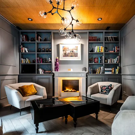 Hotel Indigo - Old Town 4*