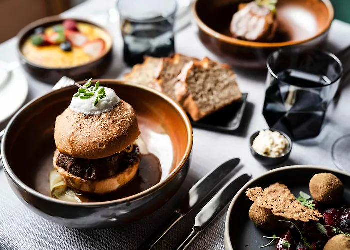 Hotel Indigo - Old Town 4*